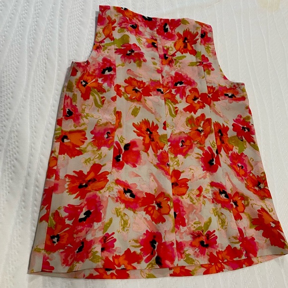 Loft tops - Picture 3 of 3